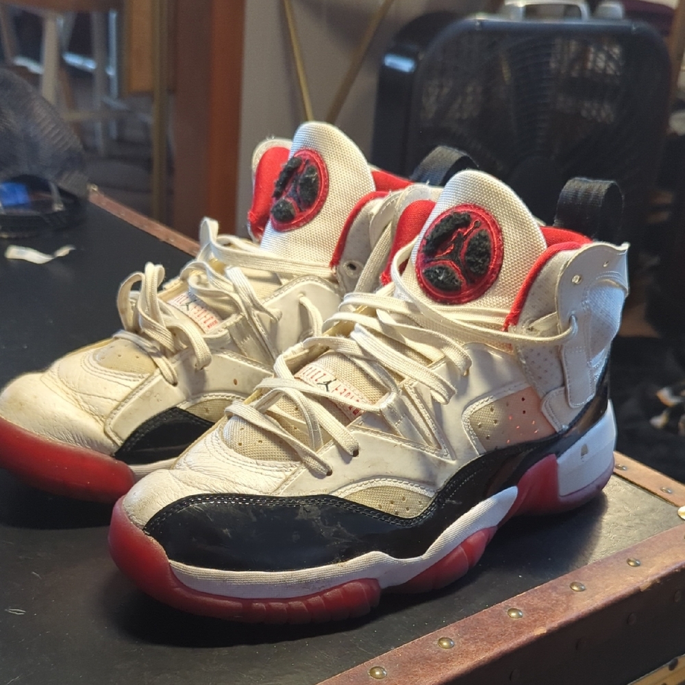 Air Jordan Jumpman Two Trey 'White Gym Red Black' DO1925-106